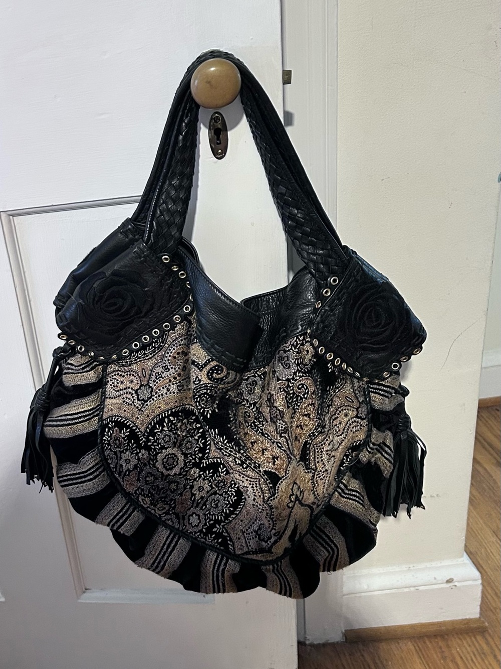 Vintage Isabella Fiore Black Velvet & Leather Shoulder Bag - Picture 3 of 5